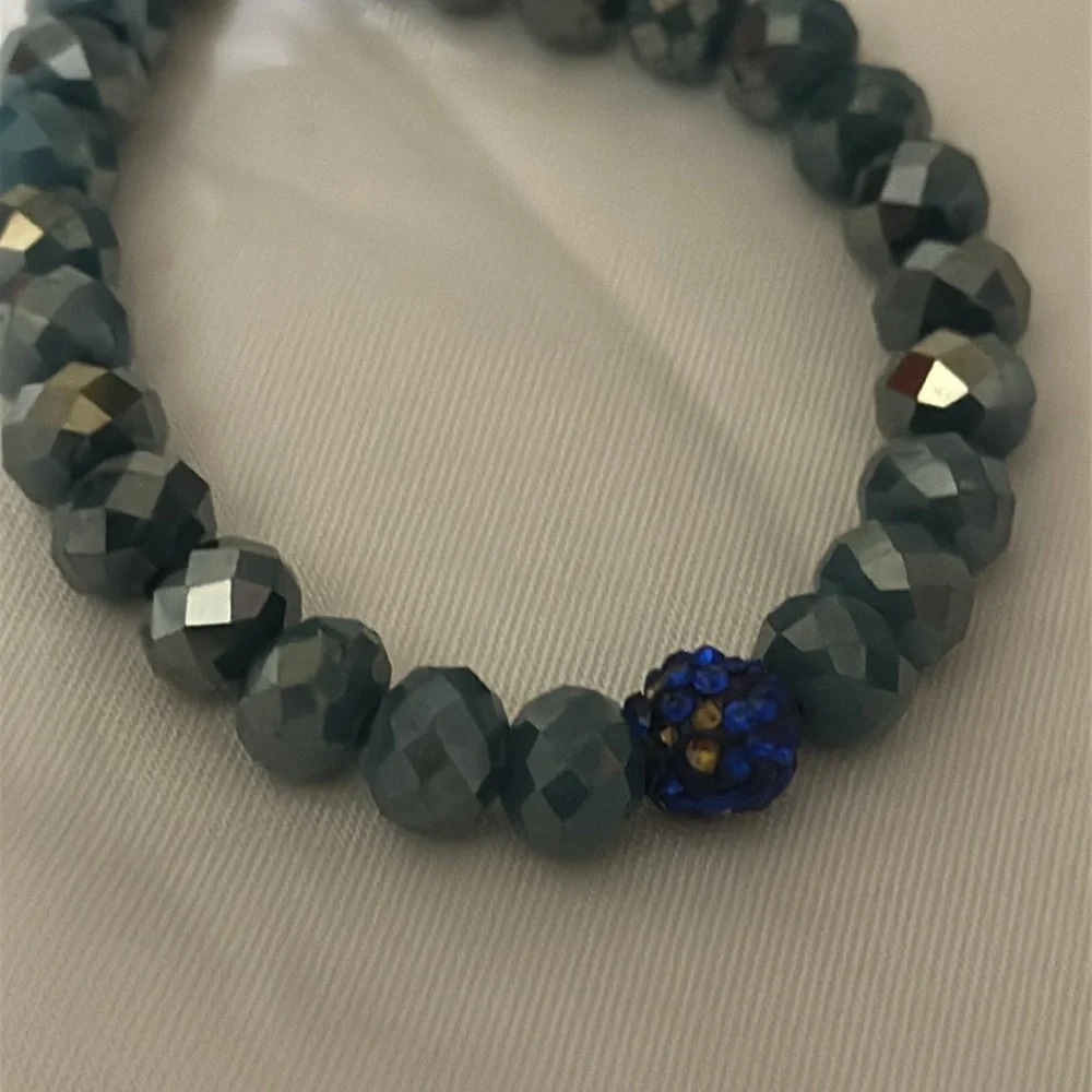 Girl’s Gem Jams by Erimish stretch bead bracelet set blue black missing gems